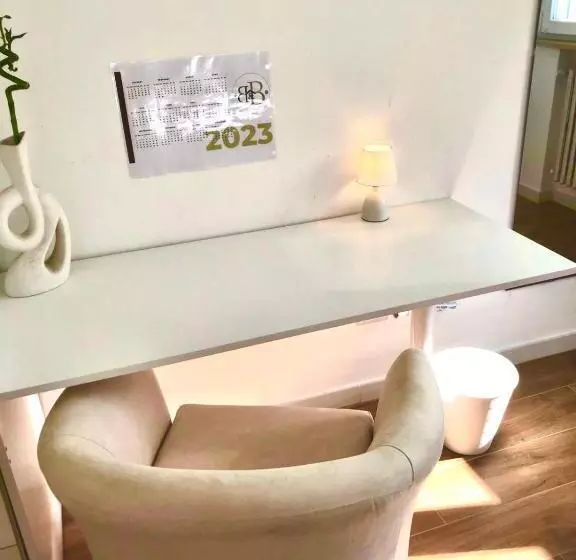 تختخواب و صبحانه Stanza E Bagno Privato, Idromassaggio Con Extra Fee, In Appartamento