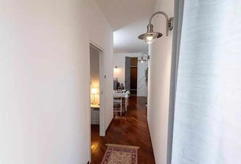 تختخواب و صبحانه Suite184