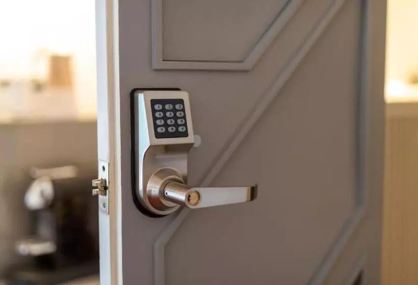 تختخواب و صبحانه Suite184