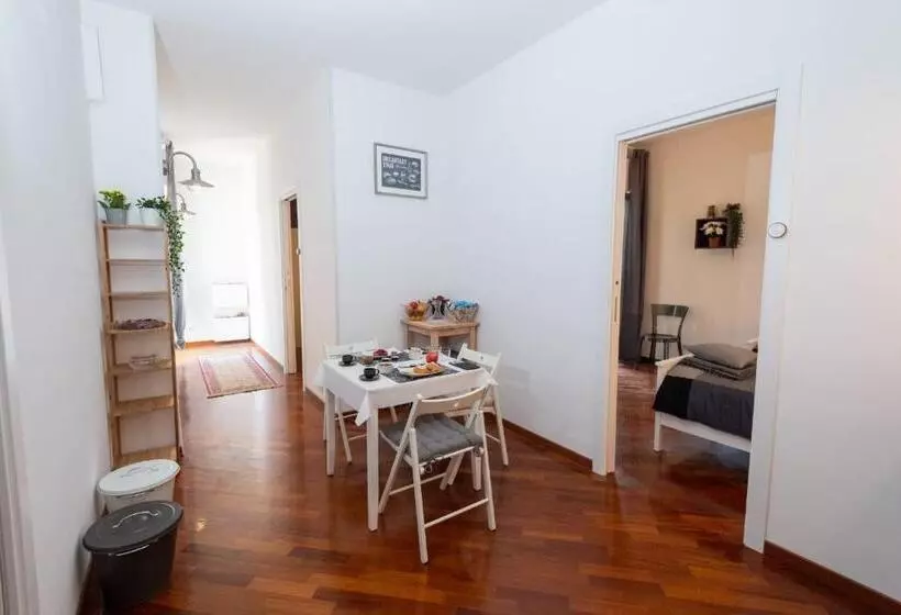 تختخواب و صبحانه Suite184