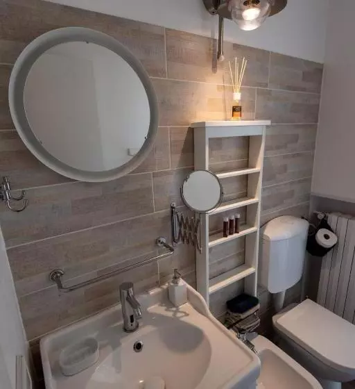 تختخواب و صبحانه Suite184