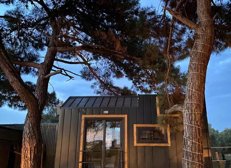 ベッドアンドブレックファースト Vayu Hotel&tiny Houses