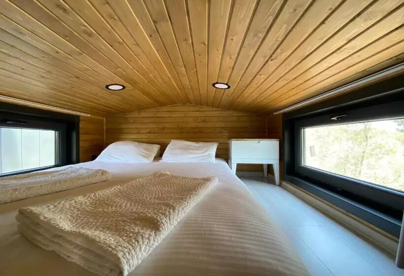 ベッドアンドブレックファースト Vayu Hotel&tiny Houses