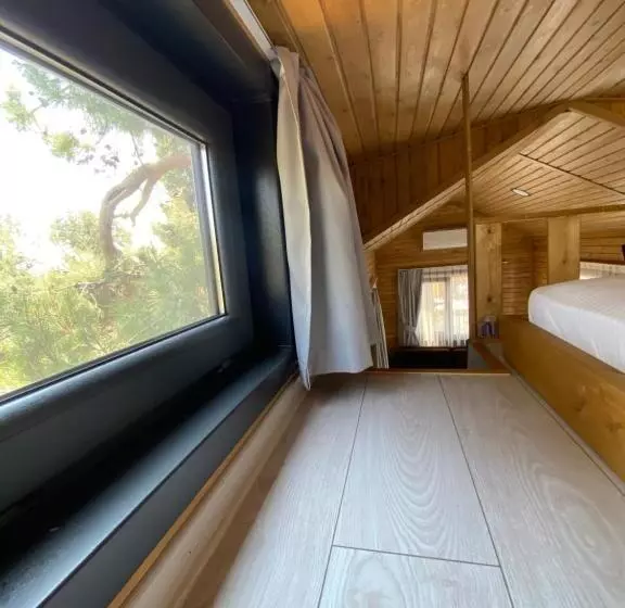 ベッドアンドブレックファースト Vayu Hotel&tiny Houses
