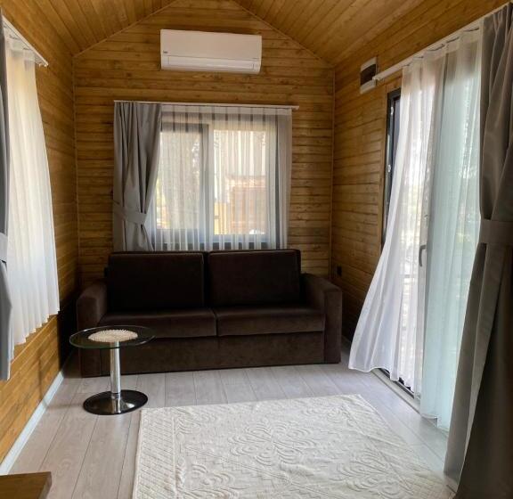 تختخواب و صبحانه Vayu Hotel&tiny Houses