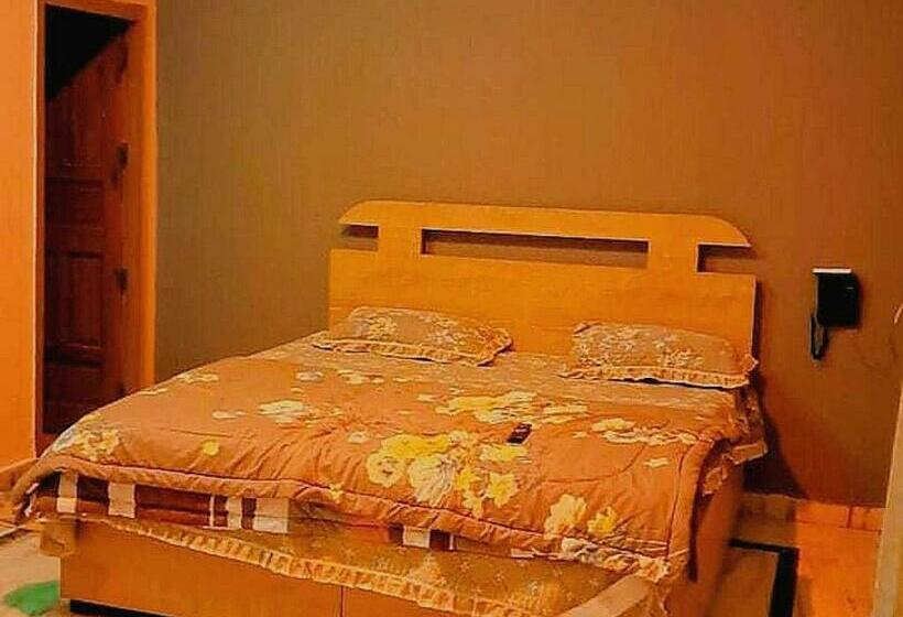 ホテル Oyo 90892 Crown Food Court Cfc