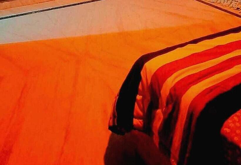 ホテル Oyo 90892 Crown Food Court Cfc