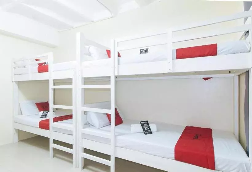 هتل Reddoorz @ Insular Square Mandaue City