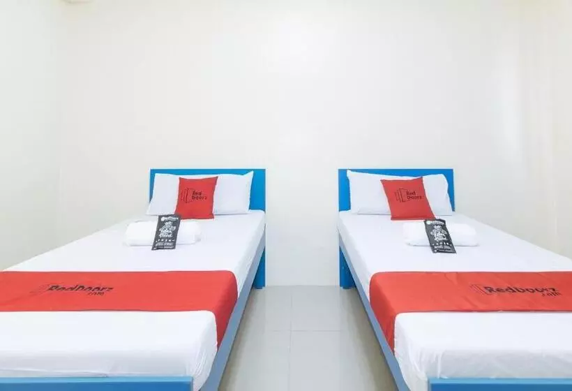 هتل Reddoorz @ Insular Square Mandaue City