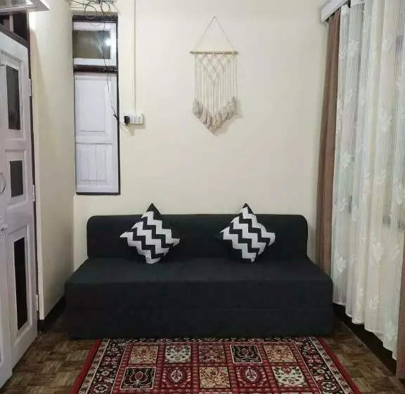 ペンション Dukeraj Homestay