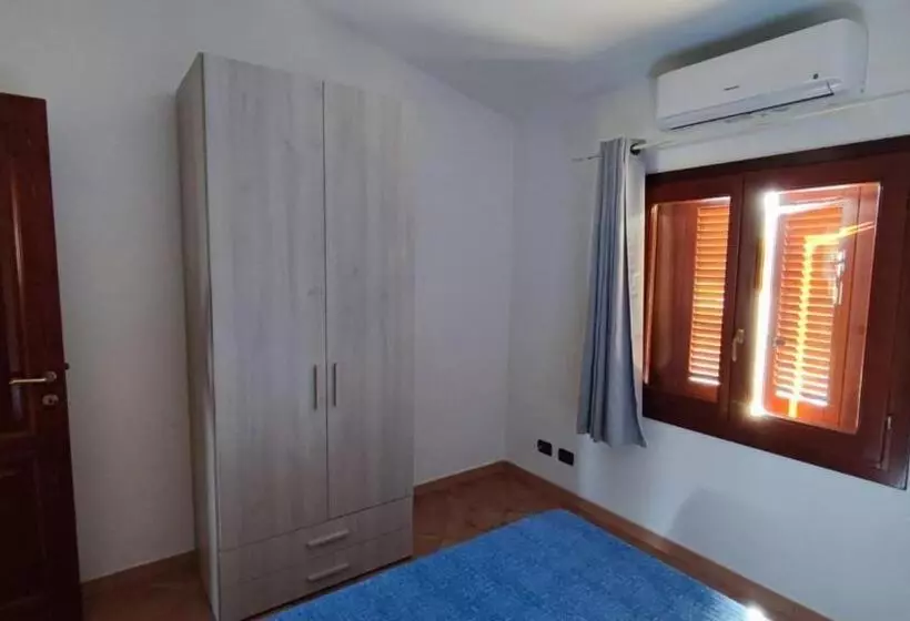 Aamiaismajoitus (B&B) Casa L Ulivariu Affittacamere