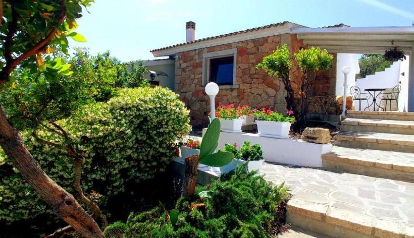 Bed and Breakfast Casa L Ulivariu Affittacamere