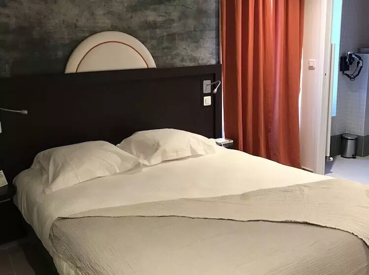 Hotelli Logis Hôtel Altitude Et Spa Pierre Percée