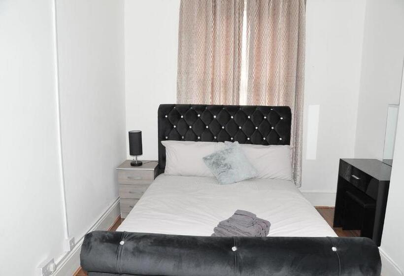 פנסיון Virtue House