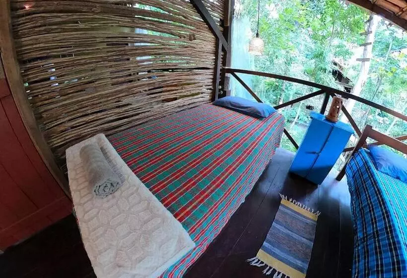 Vila Amz, Hostel Experiências