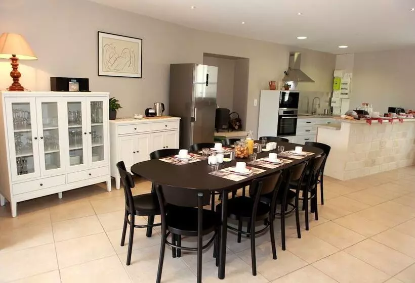 Aamiaismajoitus (B&B) Chambres D Hôtes La Fontaine!