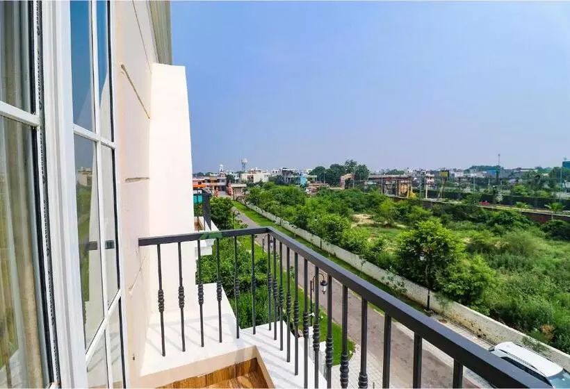Fabhotel K9 Villa