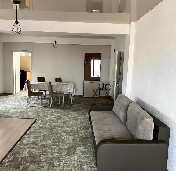 פנסיון Complex Popdan