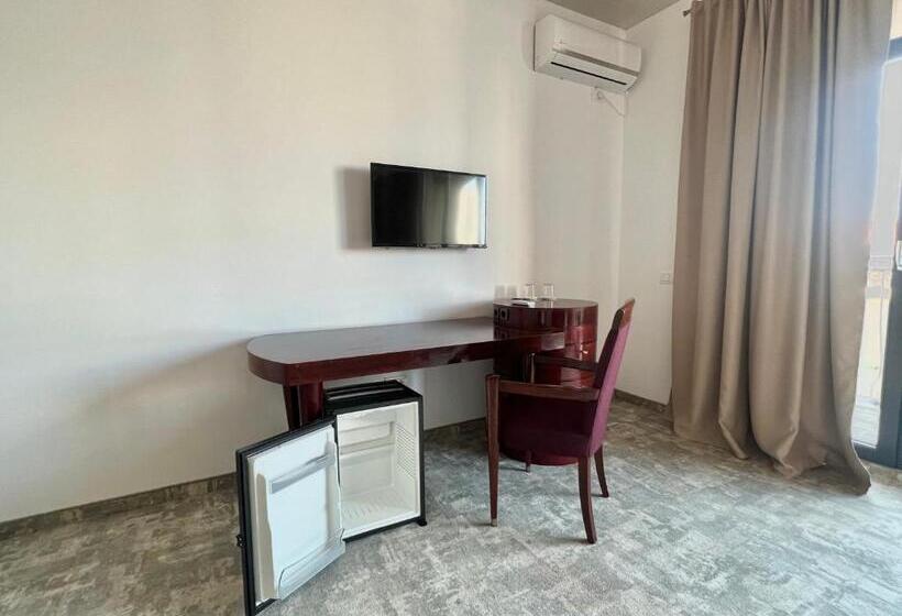 פנסיון Complex Popdan