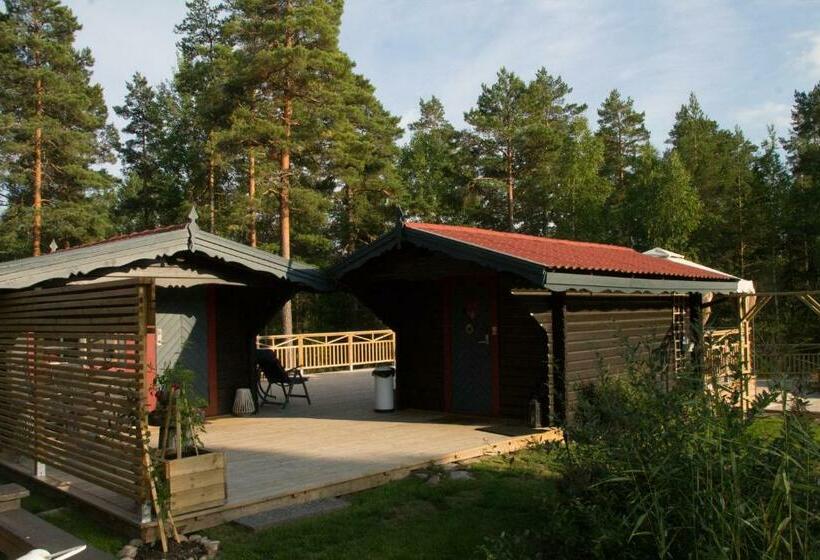 פנסיון Timber Cottages With Jacuzzi And Sauna Near Lake Vänern