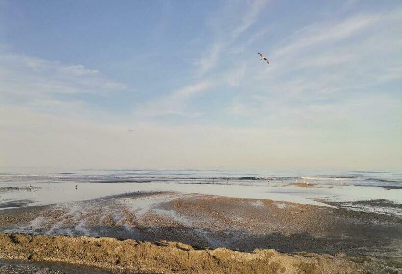 פנסיון Tría Nerá House  Pure Joy