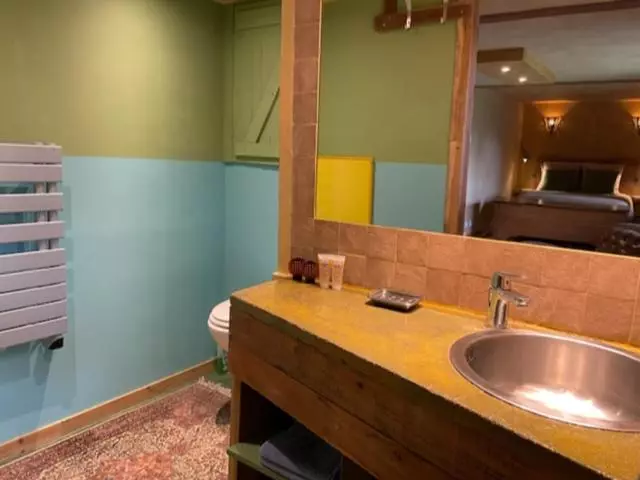 Aamiaismajoitus (B&B) Au Rocher De Combières