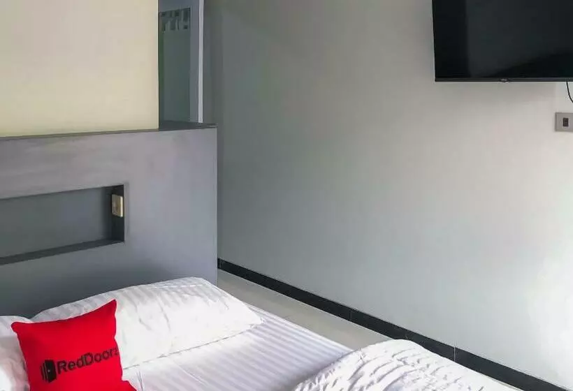 هتل Reddoorz Syariah At Jalan Endro Suratmin Lampung