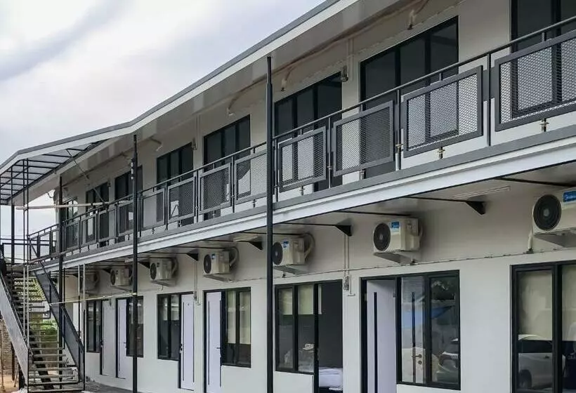 هتل Reddoorz Syariah At Jalan Endro Suratmin Lampung