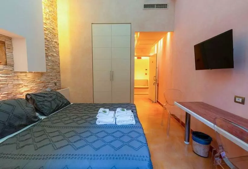 پانسیون Aurora Garden Lodging Rooms & Apartment