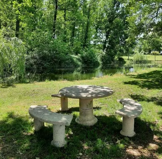 تختخواب و صبحانه L Orée Des Bois Chambre Châtaigner