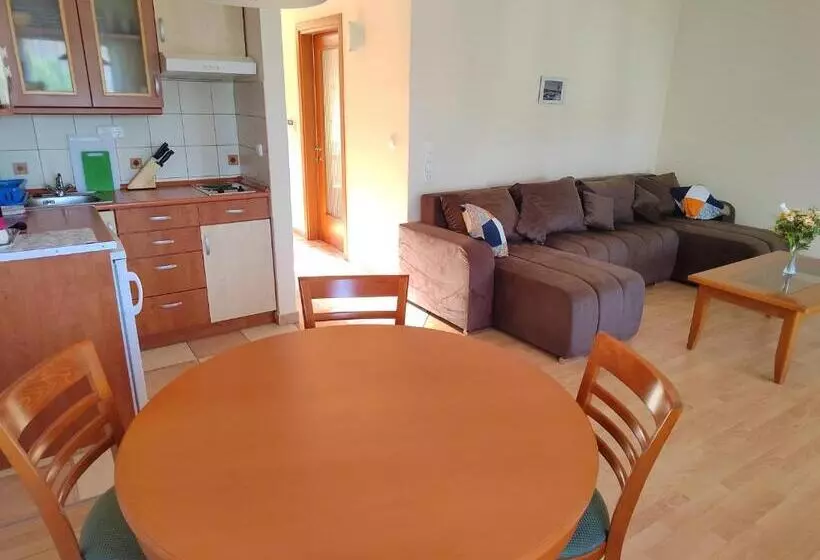 Garda Wellness Apartmanház
