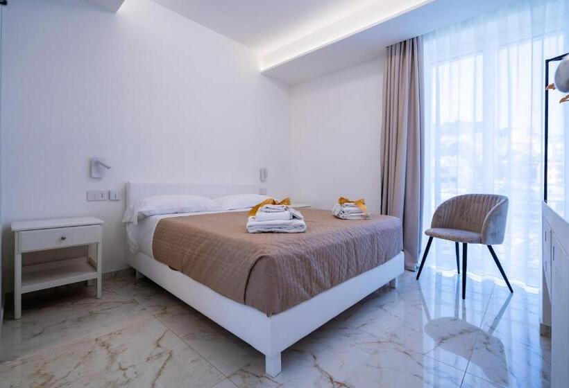 مبيت وإفطار Donna Adriana Rooms