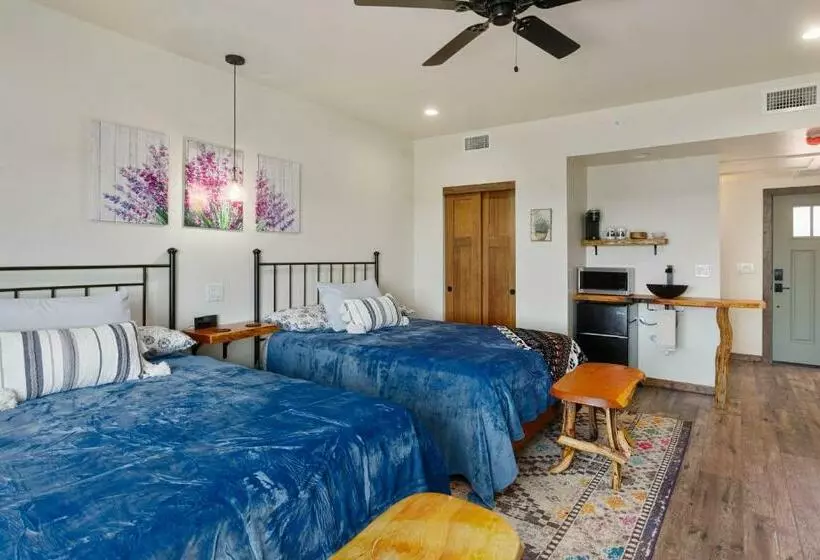 Hotelli Lodge At 5600