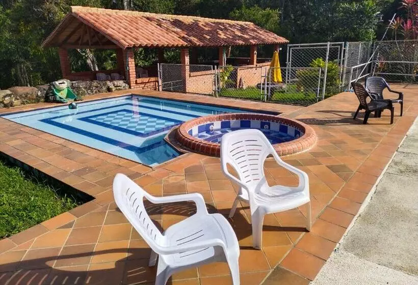 ホテル Villa Laura