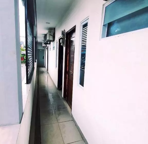 ペンション Homestay 81 Permata Baloi C2