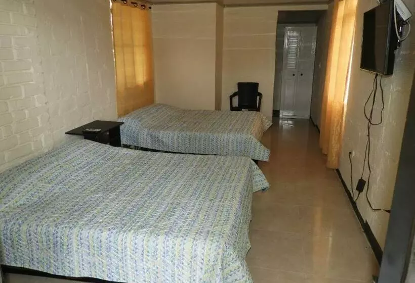 ペンション Hostal San Ramon