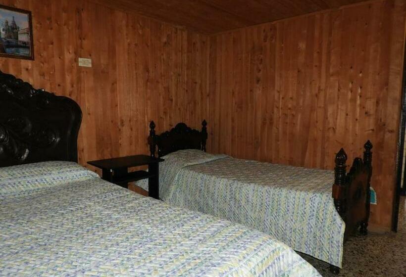 پانسیون Hostal San Ramon