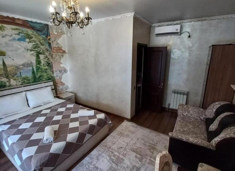 تختخواب و صبحانه Camelot