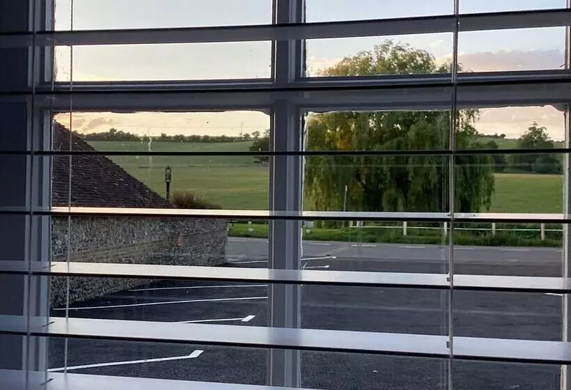 Aamiaismajoitus (B&B) The Lydden Bell