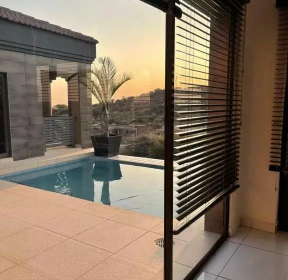 Aamiaismajoitus (B&B) Tuscany Hill Manor