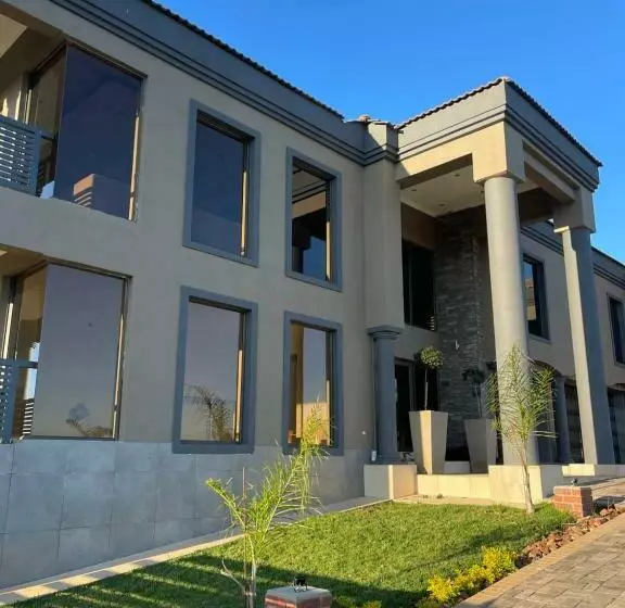 Aamiaismajoitus (B&B) Tuscany Hill Manor