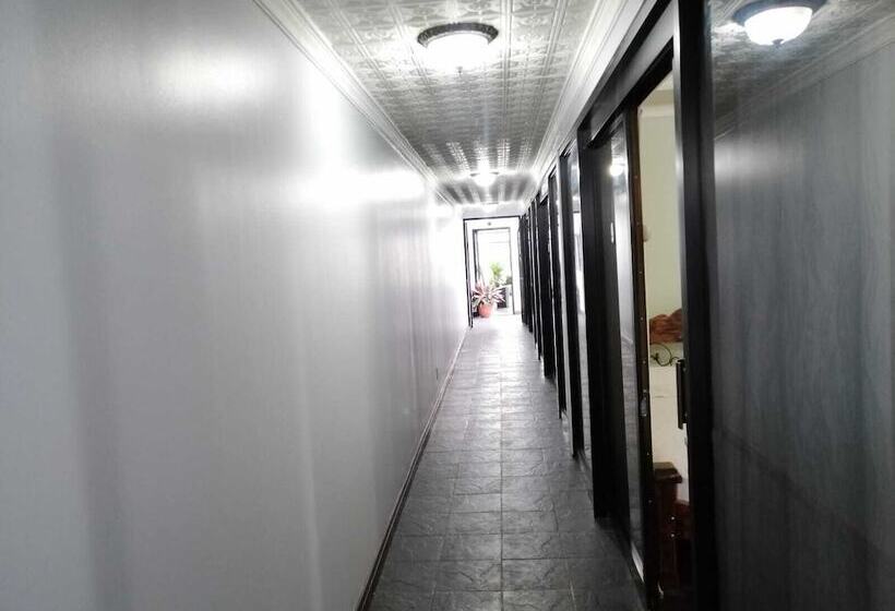 هتل El Tucan Alajuela