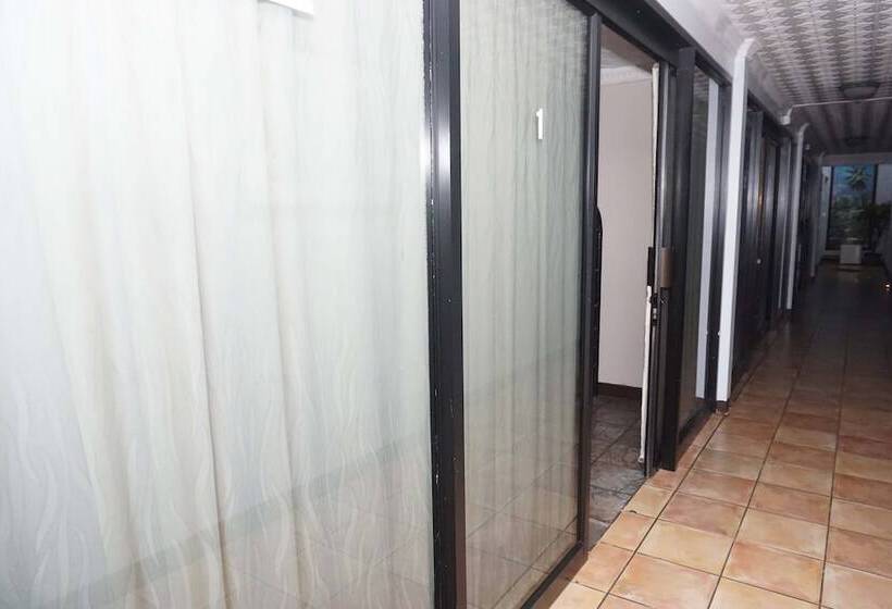 هتل El Tucan Alajuela