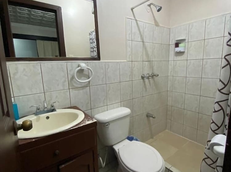 هتل El Tucan Alajuela