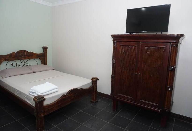 هتل El Tucan Alajuela