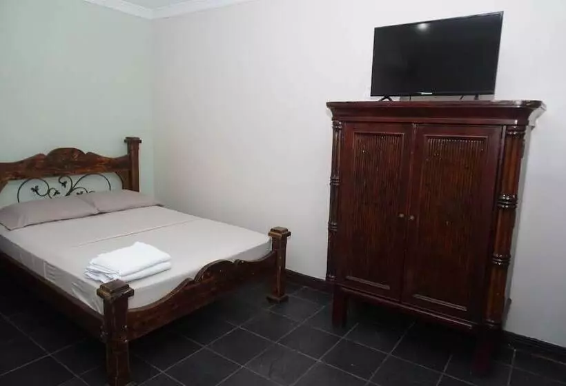 هتل El Tucan Alajuela