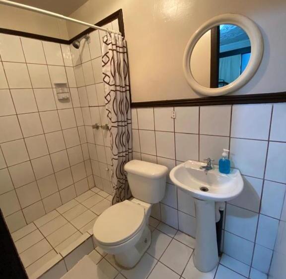 هتل El Tucan Alajuela