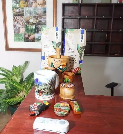 هتل El Tucan Alajuela