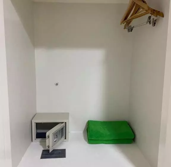Studio W/pool Heated Jacuzzi, Near Clark Airprt&sm