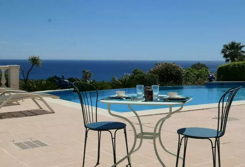 Aamiaismajoitus (B&B) Chambre Avec Vue Mer Exceptionnelle Avec Piscine